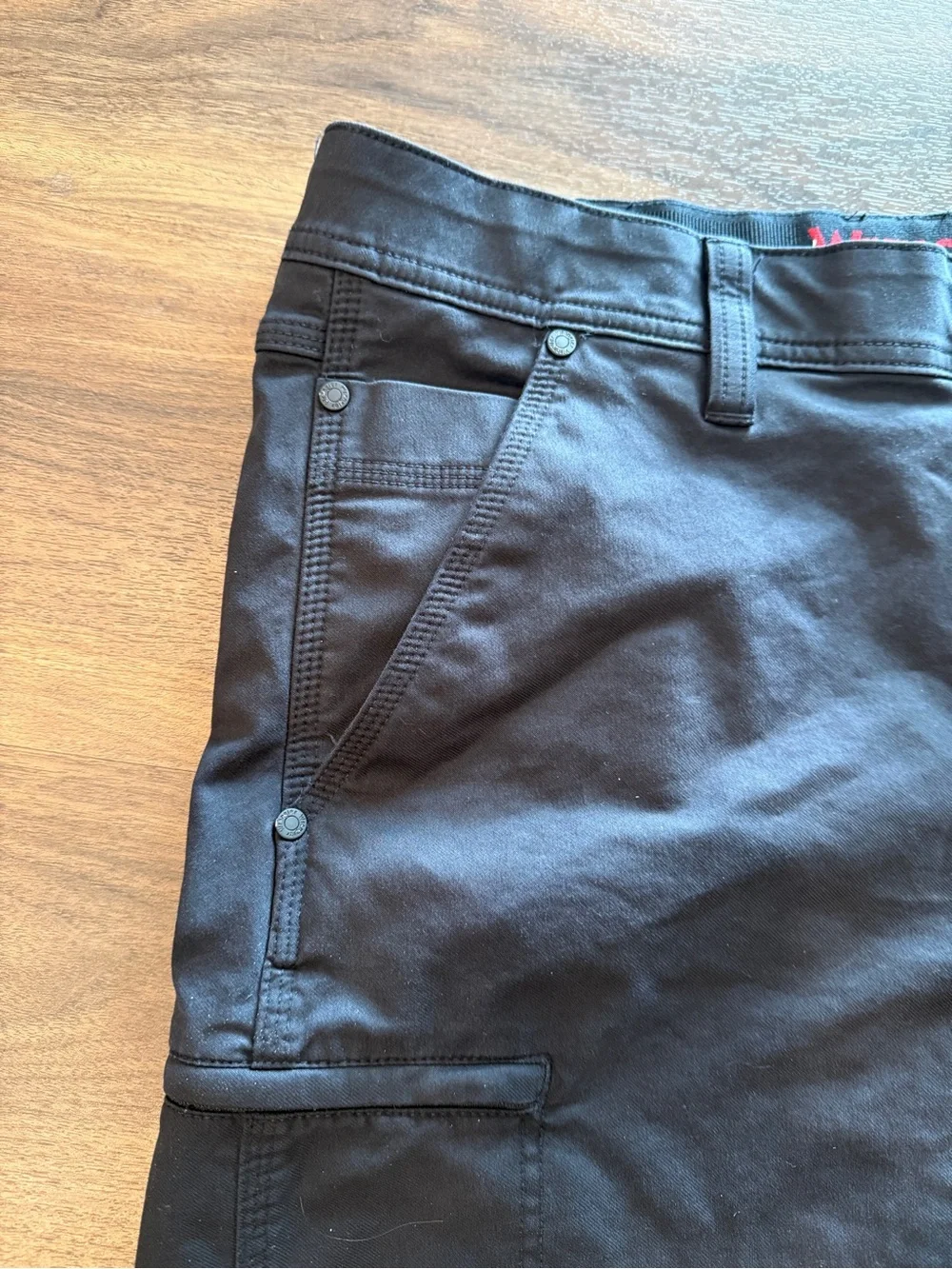 Wrangler Men’s size 34 waist Black Cargo Shorts. NWOT.